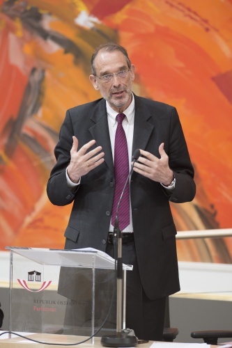 Auf der Regierungsbank: Bundesminister für Bildung, Wissenschaft und Forschung Heinz Faßmann (V)