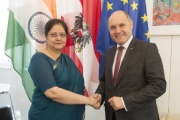 Von rechts: Nationalratspräsident Wolfgang Sobotka (V), indische Botschafterin in Österreich Renu Pall