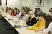 Gesprächsrunde mit Politikerinnen aus Nationalrat und Bundesrat. Von rechts: Nationalratsabgeordnete Ricarda Berger (F)