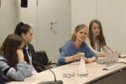 Gesprächsrunde mit Politikerinnen aus Nationalrat und Bundesrat. Von rechts: Bundesrätin Daniela Gruber-Pruner (S)