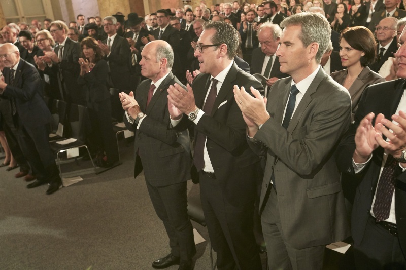 Von rechts: Finanzminister Hartwig Löger (V), Vizekanzler Heinz-Christian Strache (F) und Natinalratspräsident Wolfgang Sobotka (V). Blick Richtung VeranstaltungsteilnehmerInnen