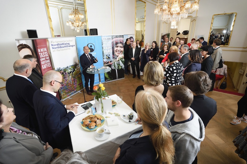 Begrüßung durch Nationalratspräsident Wolfgang Sobotka (V)
