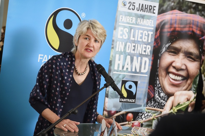 Geschäftsführerin der EZA Fairer Handel GmbH. Andrea Schlehuber am Wort