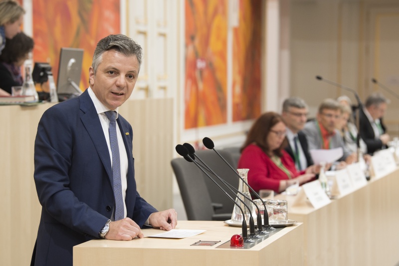 Panel 3. Am Rednerpult: Oliver Schmerold