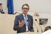 Am Rednerpult: Österreich Energie Leonhard Schitter