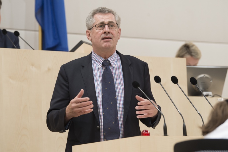 Am Rednerpult: Bundesrat Martin Preineder (V)