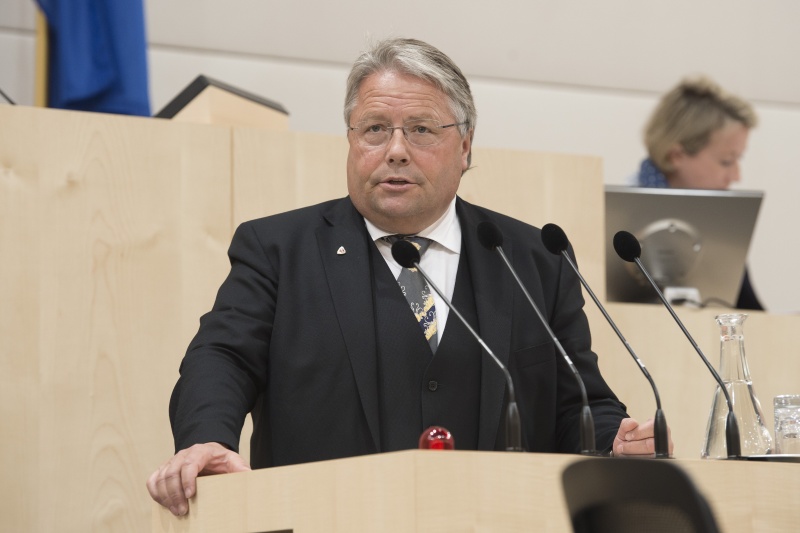Am Rednerpult: Nationalratsabgeordneter Franz Hörl (V)