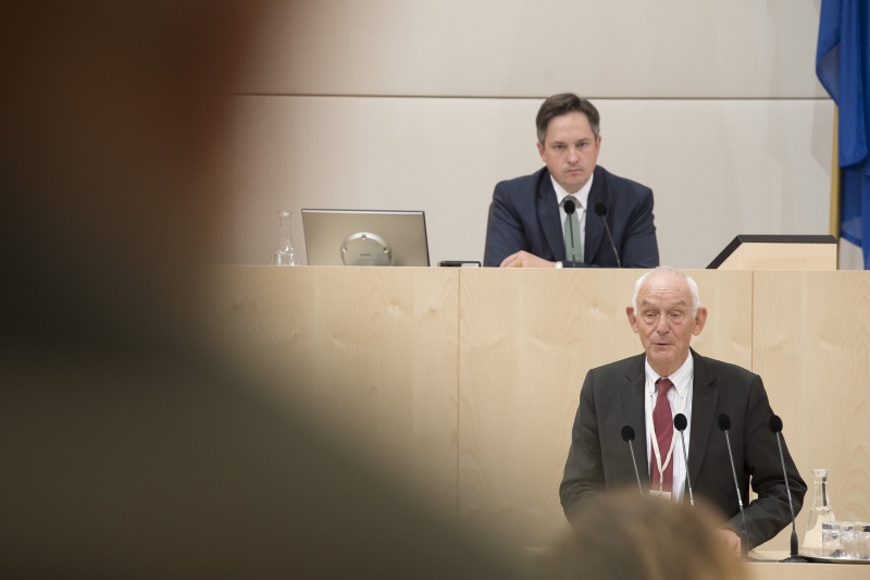 Am Rednerpult: Enegy Peace Heinrich Kopetz