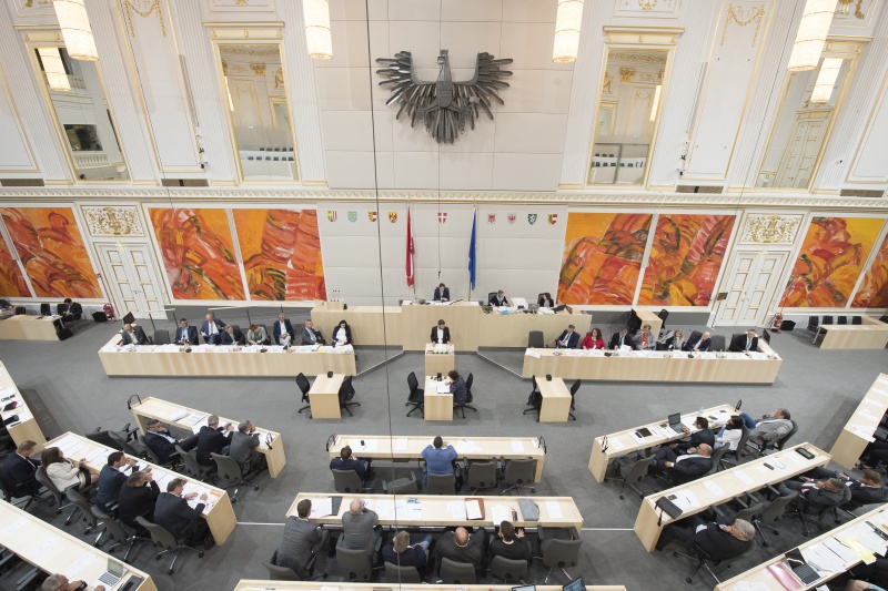 Blick Richtung VeranstaltungsteilnehmerInnen. Am Rednerputl: Arbeiterkammer Josef Thoman