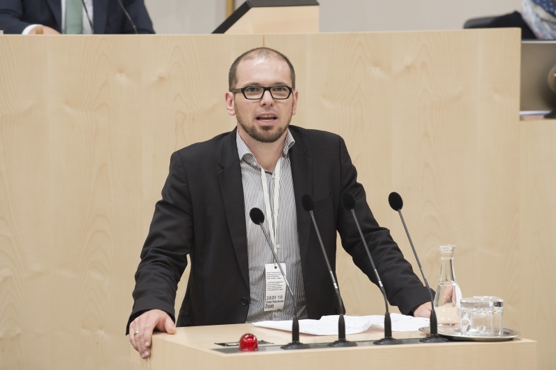 Am Rednerpult: Verband Kleinwasserkraft Österreich Paul Ablinger