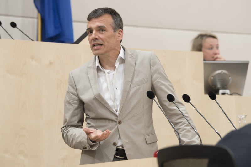 Am Rednerpult: Arbeiterkammer Christoph Streissler