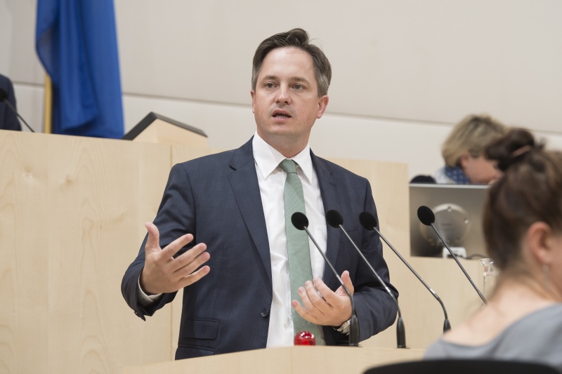 Am Rednerpult: Nationalratsabgeordneter Johannes Schmuckenschlager (V)