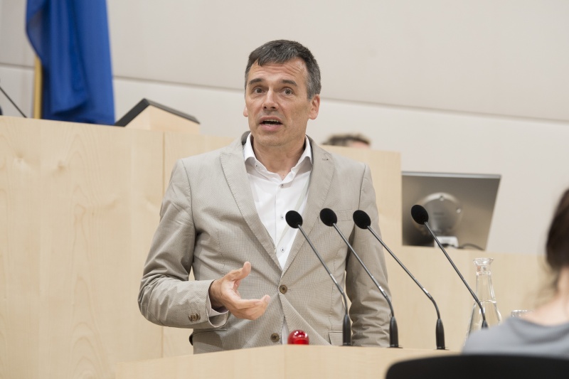 Am Rednerpult: Arbeiterkammer Christoph Streissler