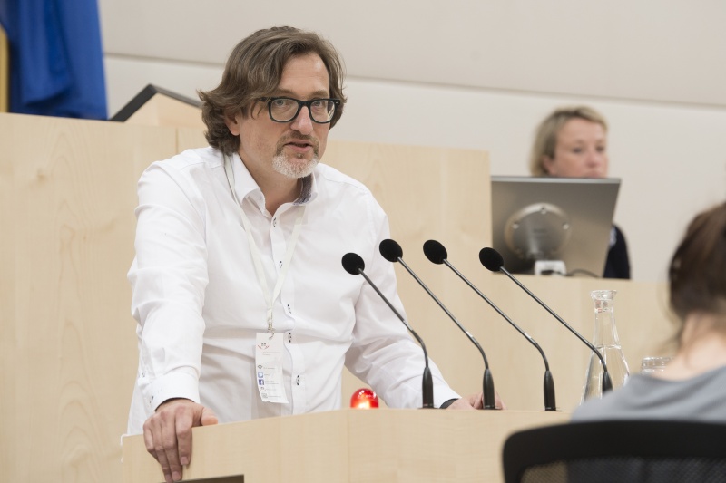 Am Rednerpult: Architektenkammer Bernhard Sommer