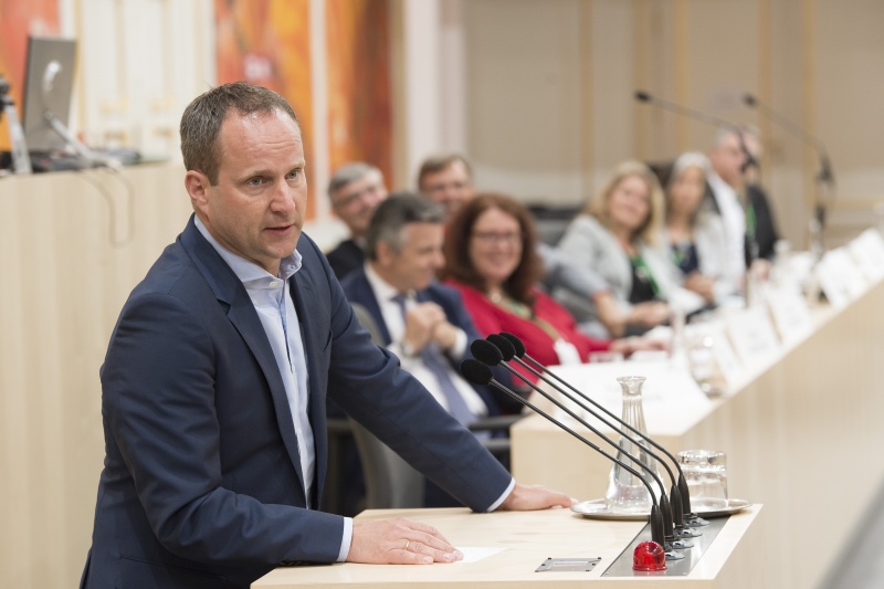 Resümee der Nationalratsfraktionen. Am Rednerpult: Klubobmann Matthias Strolz (N)