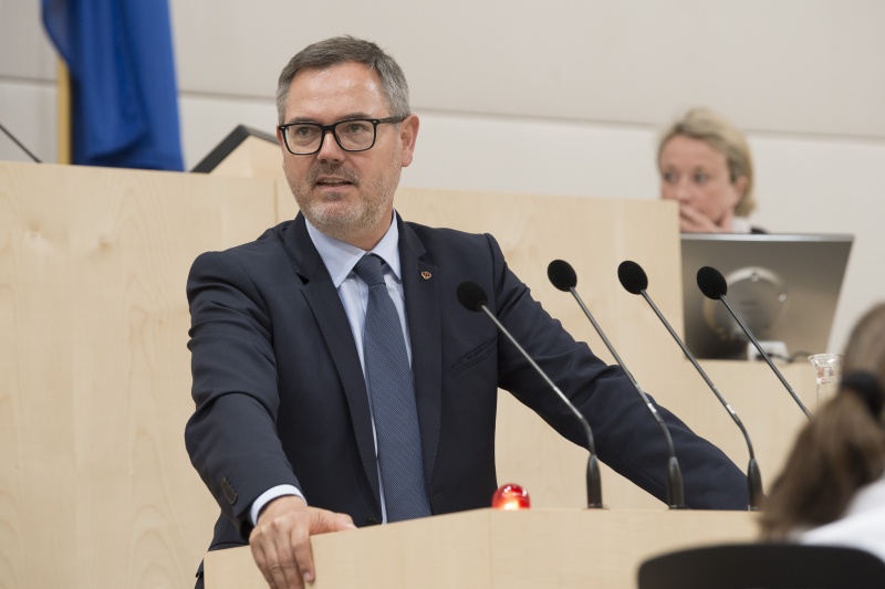 Am Rednerpult: Nationalratsabgeordneter Josef Lettenbichler (V)