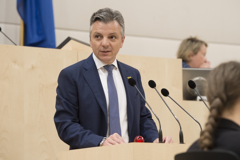 Panel 3. Am Rednerpult: Oliver Schmerold