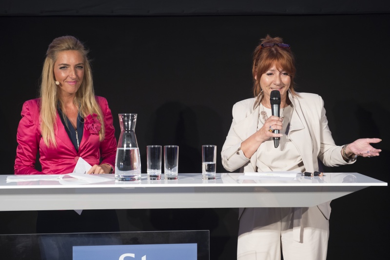 Von links: Moderatorin Ina Sabitzer, Monika Eslik, WIFI, Jurypräsidentin