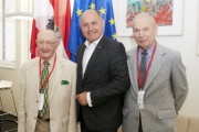 Von links:  Walter Arlen, Nationalratspräsident Wolfgang Sobotka (V), Howard Myers