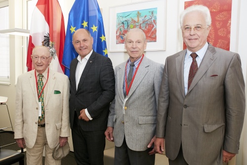 Von links: Walter Arlen, Nationalratspräsident Wolfgang Sobotka (V), Howard Myers, Ronald Leopoldi