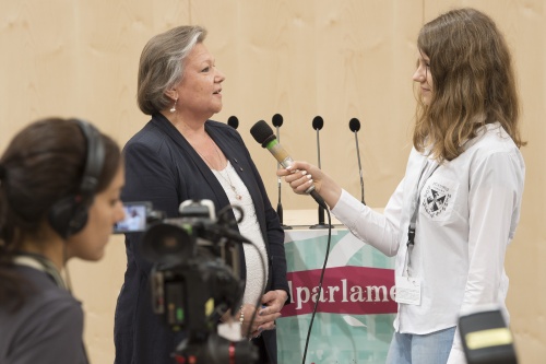 Nationalratspräsidentin Anneliese Kitzmüller (F) beim Interview