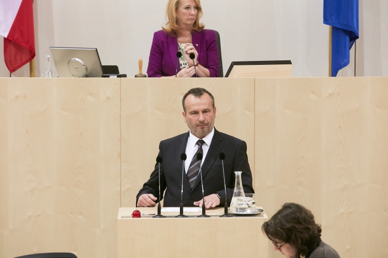 Nationalratsabgeordneter Alois Kainz (F). Am Präsidium Zweite Nationalratspräsidentin Doris Bures (S)