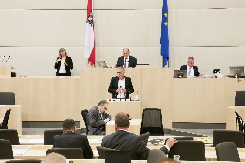 Nationalratsabgeordneter Maximilian Unterrainer (S). Am Präsidium Nationalratspräsident Wolfgang Sobotka (V)