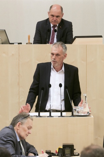 Nationalratsabgeordneter Maximilian Unterrainer (S). Am Präsidium Nationalratspräsident Wolfgang Sobotka (V)