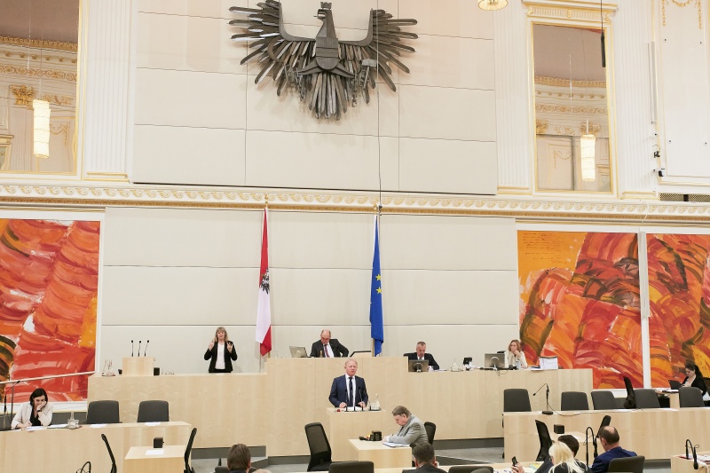 Nationalratsabgeordneter Peter Gerstner (F). Am Präsidium Nationalratspräsident Wolfgang Sobotka (V)