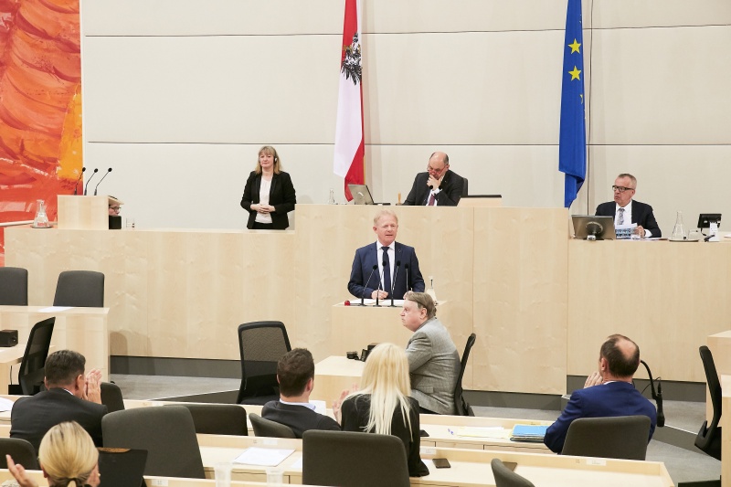 Nationalratsabgeordneter Peter Gerstner (F). Am Präsidium Nationalratspräsident Wolfgang Sobotka (V)