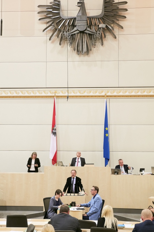 Nationalratsabgeordneter Johann Rädler (V). Am Präsidium Nationalratspräsident Wolfgang Sobotka (V)