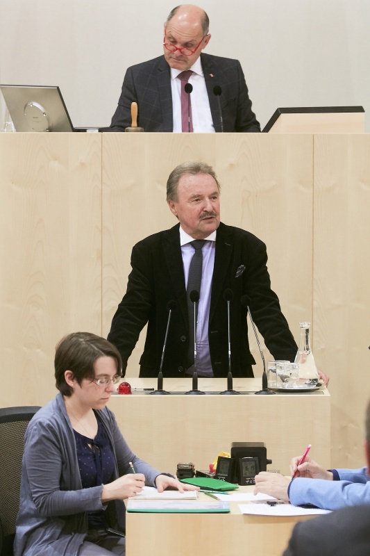 Nationalratsabgeordneter Johann Rädler (V). Am Präsidium Nationalratspräsident Wolfgang Sobotka (V)