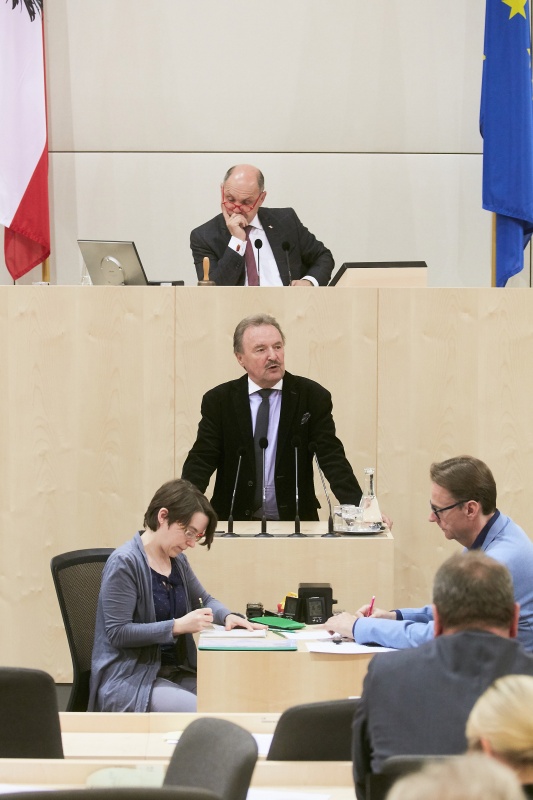 Nationalratsabgeordneter Johann Rädler (V). Am Präsidium Nationalratspräsident Wolfgang Sobotka (V)