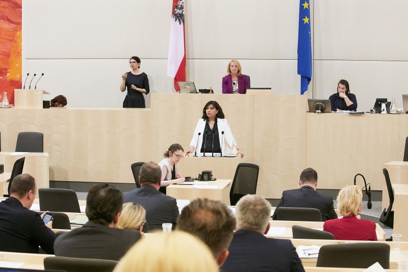 Nationalratsabgeordnete Selma Yildirim (S). Am Präsidium Zweite Nationalratspräsidentin Doris Bures (S)