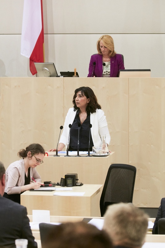 Nationalratsabgeordnete Selma Yildirim (S). Am Präsidium Zweite Nationalratspräsidentin Doris Bures (S)