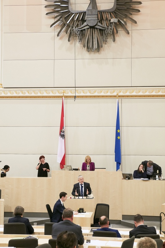 Nationalratsabgeordneter Nikolaus Prinz (V). Am Präsidium Zweite Nationalratspräsidentin Doris Bures (S)