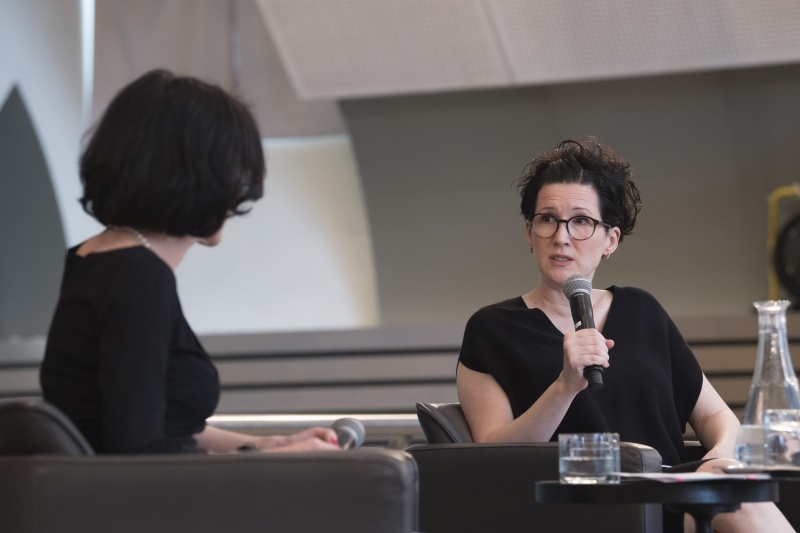 Am Podium: Buchautorin Sophie Lillie