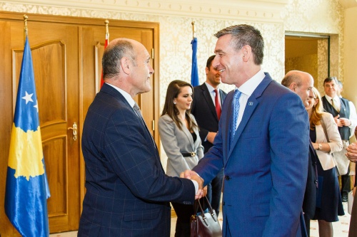 Von links: Nationalratspräsident Wolfgang Sobotka, Parlamentspräsident der Republik Kosovo Kadri Veseli