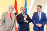 Von links: Erhard Busek, Nationalratspräsident Wolfgang Sobotka, Parlamentspräsident der Republik Kosovo Kadri Veseli