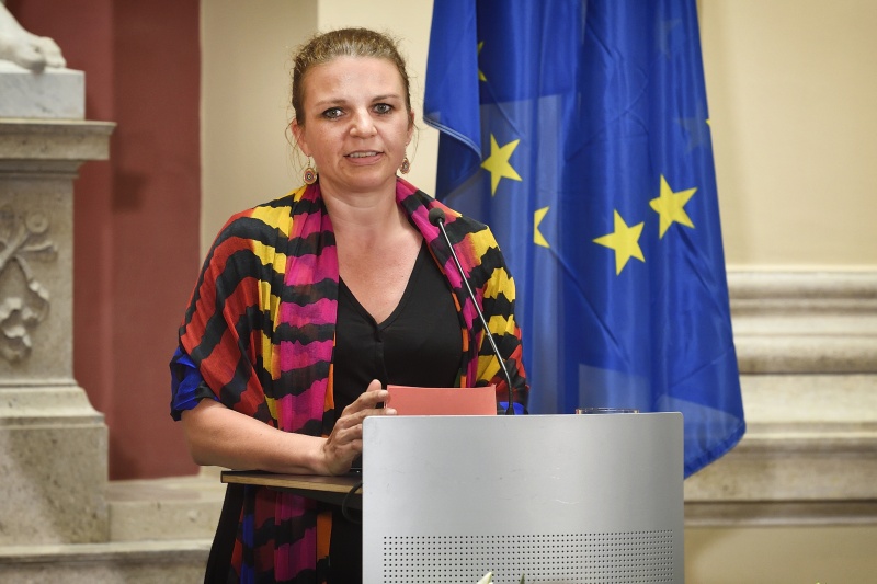 Die Geschäftsführerin des MKÖ Christa Bauer am Wort