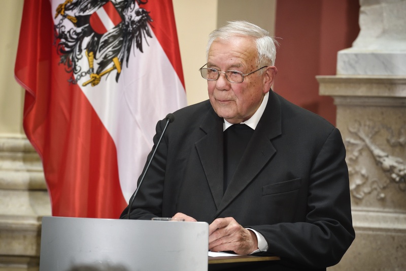 Bischof em. Maximilian Aichern am Wort
