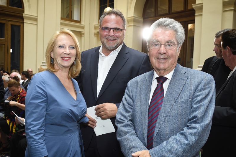 Von links: Zweite Nationalratspräsidentin Doris Bures (S), Vorsitzender des MKÖ Willi Mernyi, Bundespräsident a.D. Heinz Fischer