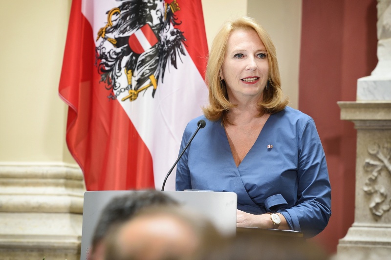 Begrüßung durch die Zweite Nationalratspräsidentin Doris Bures (S)