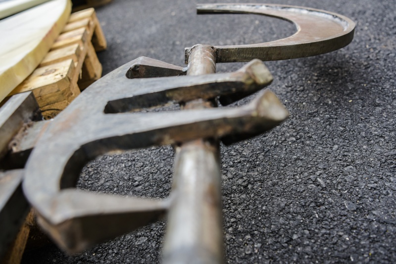 Demontage und Abtransport des Wappenadlers aus dem Nationalratssitzungssaal