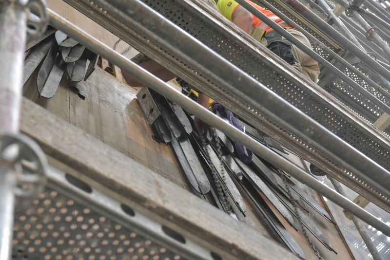 Demontage und Abtransport des Wappenadlers aus dem Nationalratssitzungssaal