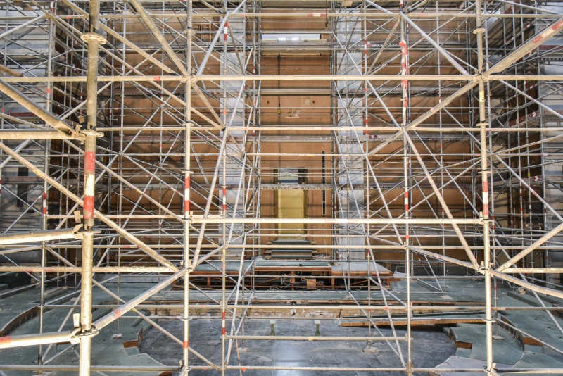 Demontage und Abtransport des Wappenadlers aus dem Nationalratssitzungssaal