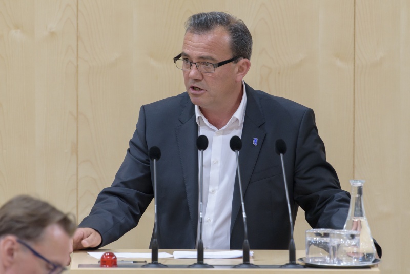 Am Rednerpult: Nationalratsabgeordneter Christian Pewny (F)