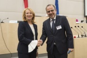 Von links: Nationalratspräsidentin Doris Bures (S), Präsident des Europäischen Wirtschafts- und Sozialausschusses Luca Jahier