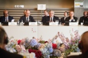 TeilnehmerInnen der Konferenz seitens des Europäischen Parlaments mit Präsident des Europäischen Parlaments Antonio Tajani (Mitte)