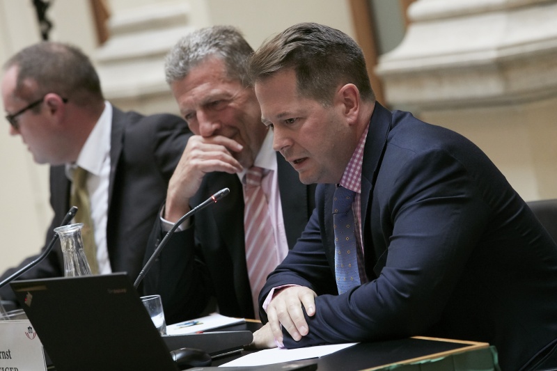 Podium von links: Michael Siedler, John Leake, Ernst Geiger